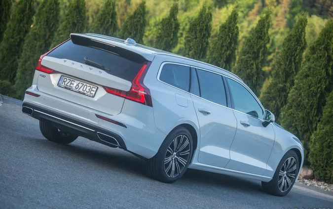 Volvo V60 cena 106764 przebieg: 151231, rok produkcji 2020 z Ożarów Mazowiecki małe 631